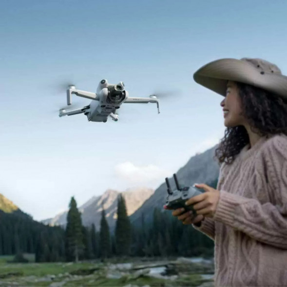 Квадрокоптер DJI Mini 4 Pro Fly More Combo (DJI RC 2) в Томске