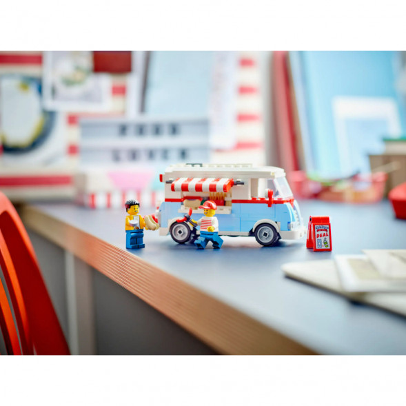 Конструктор LEGO Icons 40681 Ретро фуд трак в Томске